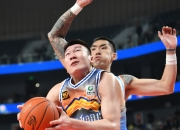 开云体育中国-包含新疆男篮再次主场失利，球队陷入困境的词条