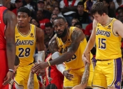 开云官网-关于NBA榜首之争：湖人尴尬连败，对手领跑局面的信息