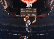 开云体育中国官网-铁血联防绞杀骑士，东契奇末节封神，当团队防守遇上超级英雄