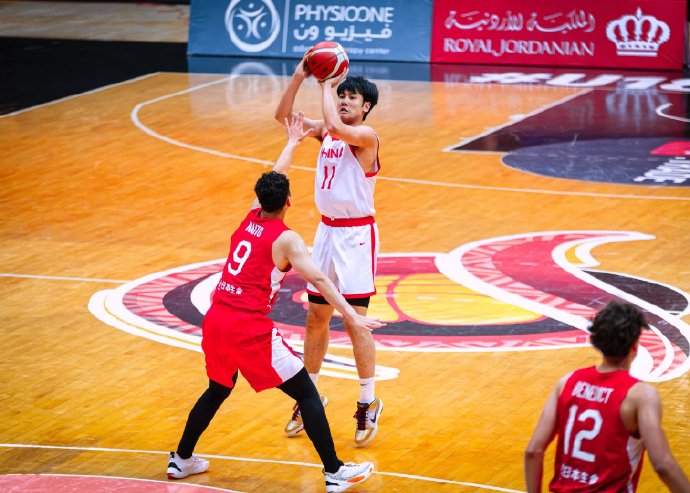 西班牙男篮绝地反击尼日利亚男篮，贝弗利惊艳世界的简单介绍