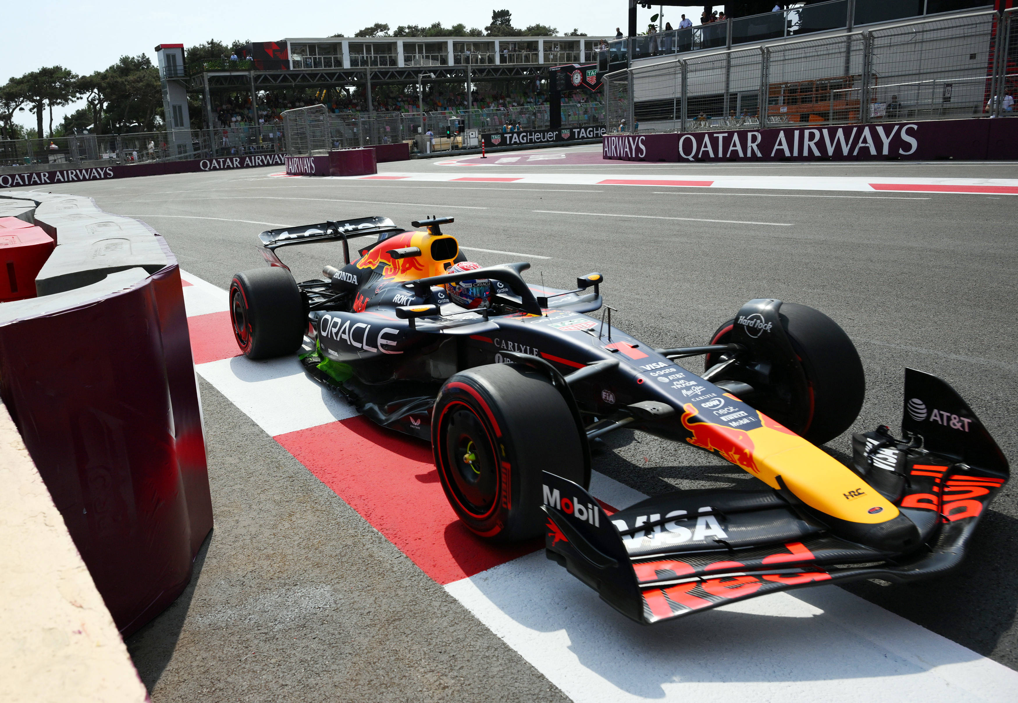 迈凯伦险胜索伯车队，勒克莱尔统治全场的简单介绍