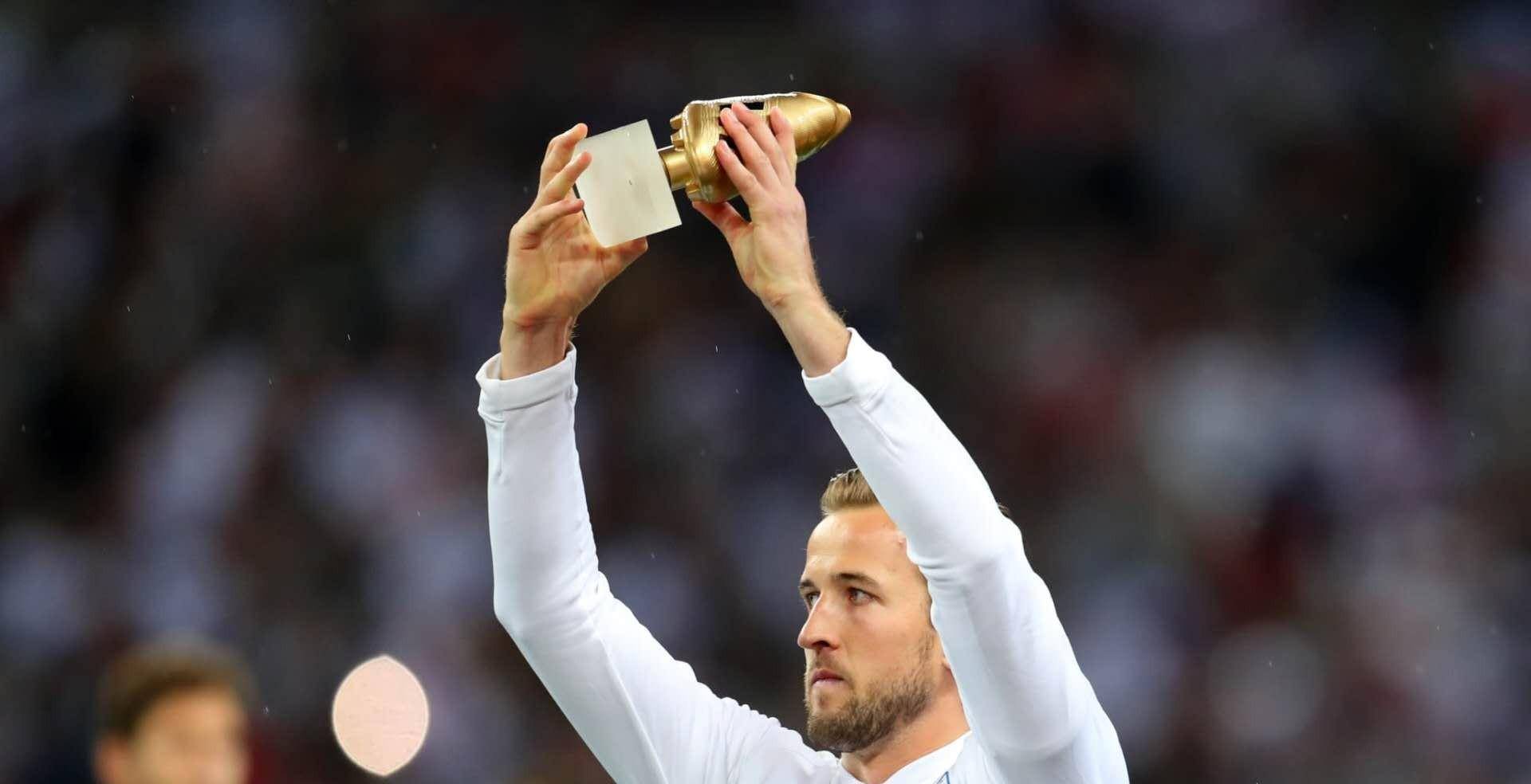 热刺大胜萨普顿，凭借凯恩梅开二度坐稳积分榜榜首位置的简单介绍