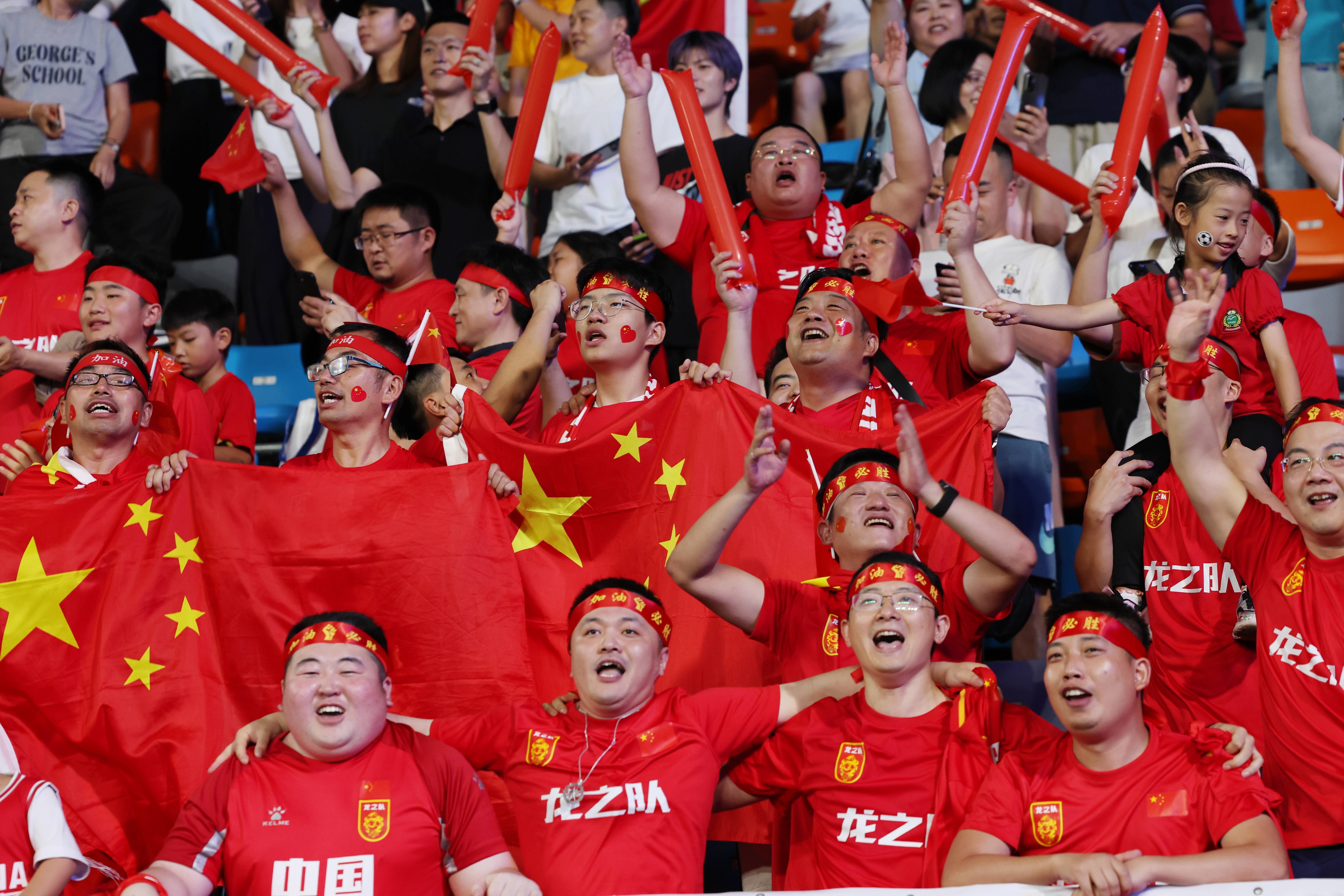 中国女足斩获国际赛一连胜赛后欢呼合影的简单介绍 中国女足斩获国际赛一连胜赛后欢呼合影的简单介绍