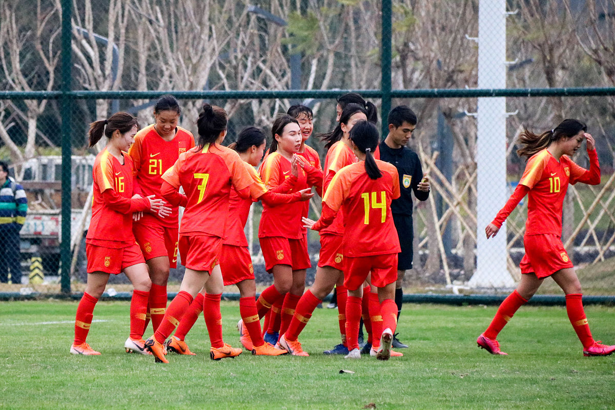 国际女足比赛中，中国队闪耀赛场