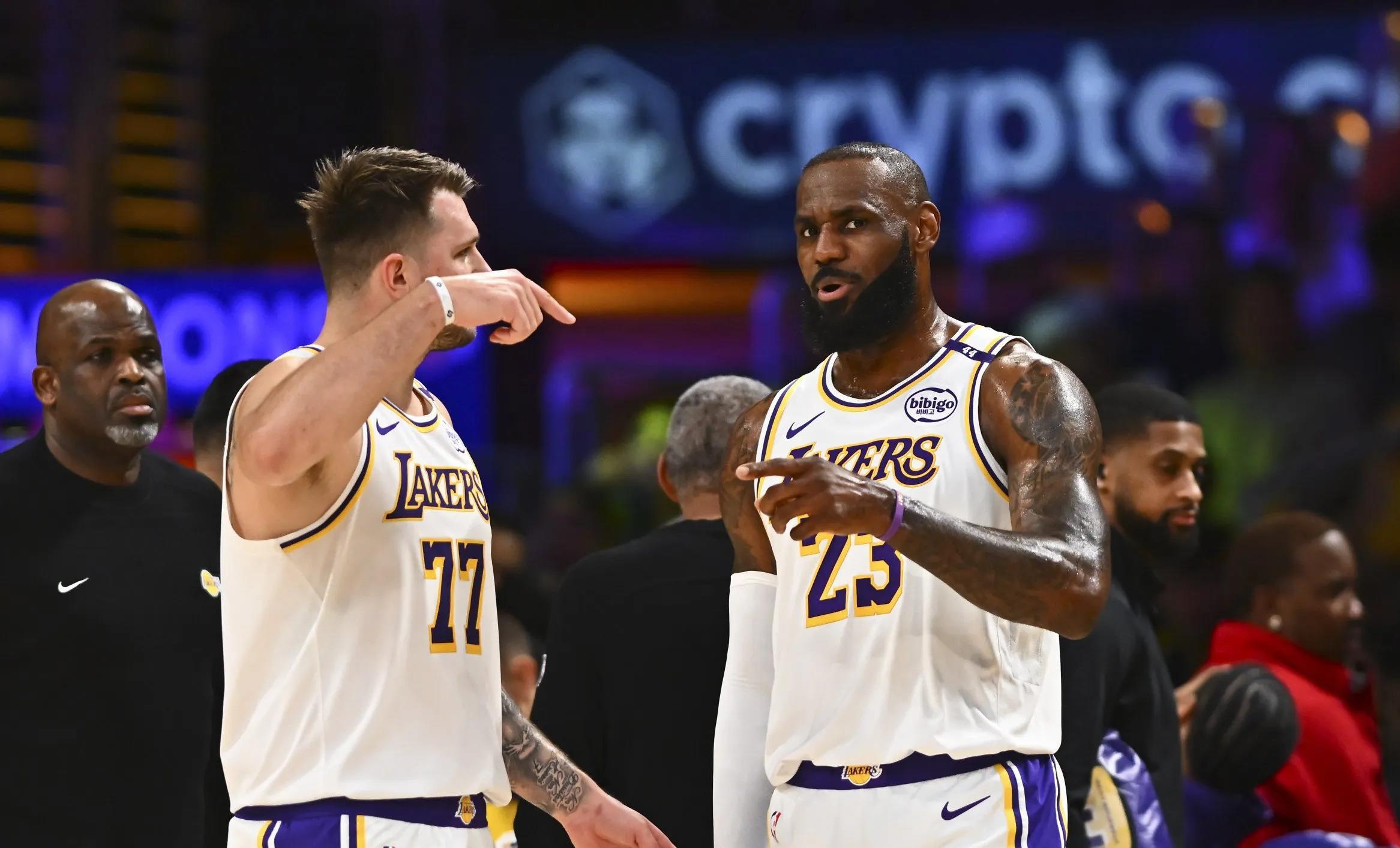 关于NBA榜首之争：湖人尴尬连败，对手领跑局面的信息