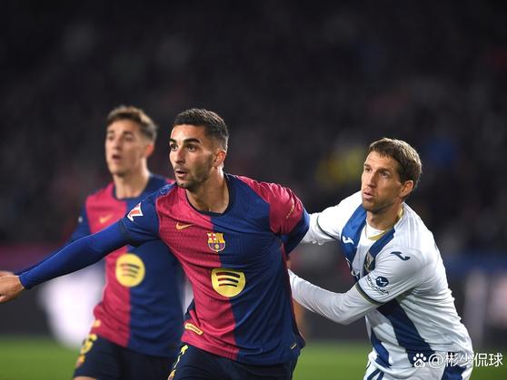 塞维利亚战胜莱加内斯，取得关键胜利