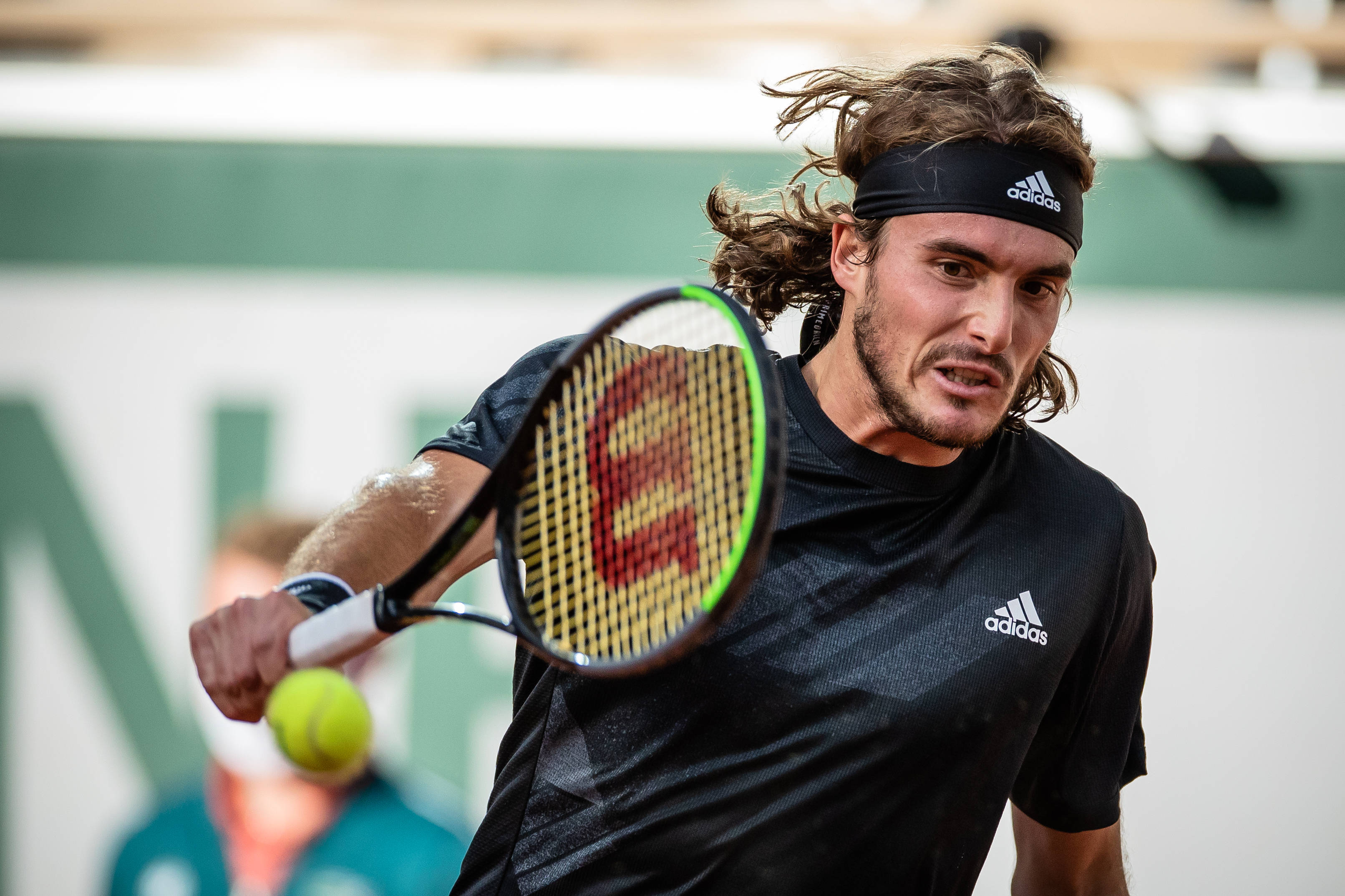 美网险胜法网，西西帕斯惊艳四座