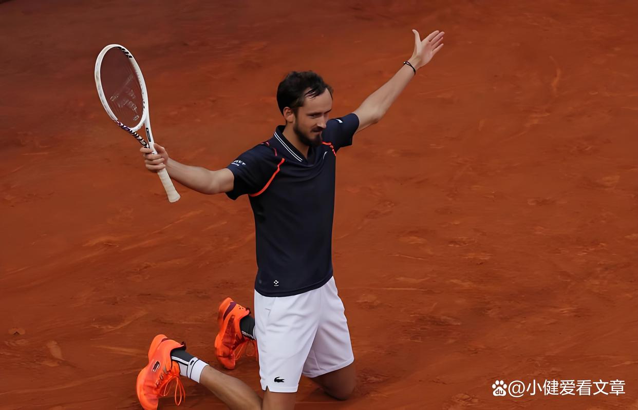 年终总决赛绝杀法网,梅德韦杰夫扛起全队 年终总决赛绝杀法网,梅德韦杰夫扛起全队